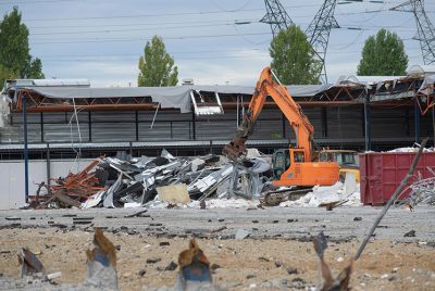 Demolition-crane-on-job-sitea