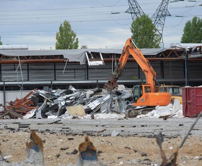 Demolition-crane-on-job-sitea